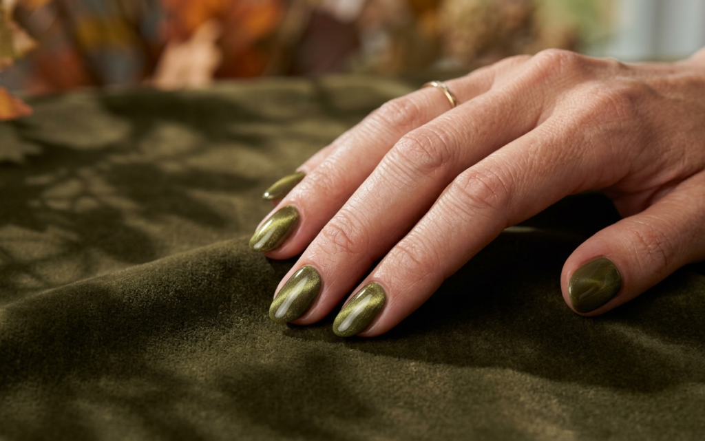 Olive Velvet Cat-Eye Nails